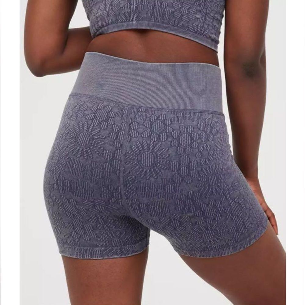 Aerie Offline Textured Floral Biker Shorts size Small